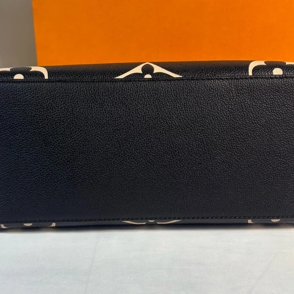 Louis Vuitton Bicolor Petite Palais Sold - Picture 11 of 16